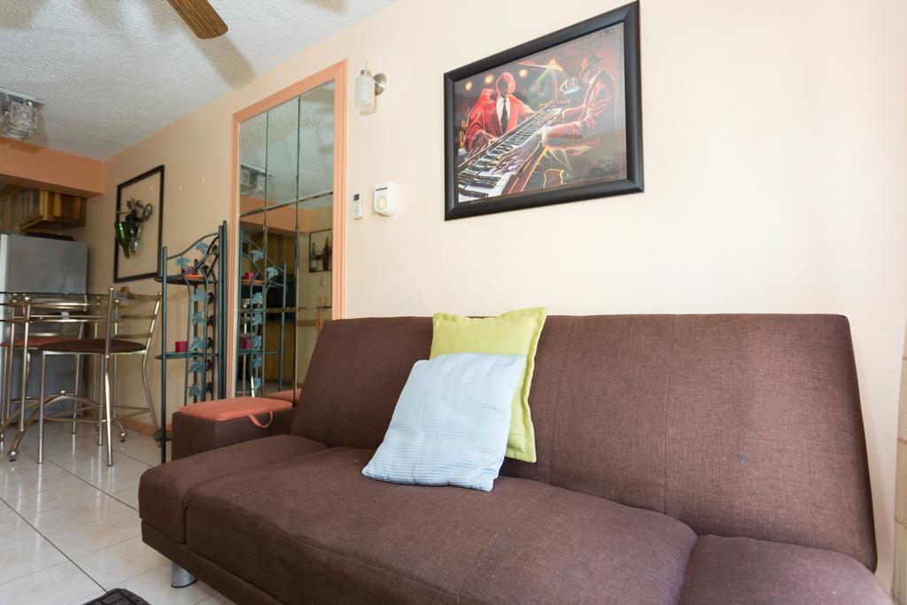 Cozy Accommodations คิงส์ตัน ภายนอก รูปภาพ