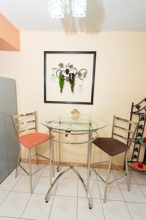 Cozy Accommodations คิงส์ตัน ภายนอก รูปภาพ